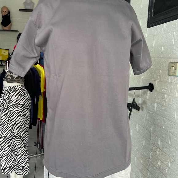 T-Shirt - Picture 13 of 16